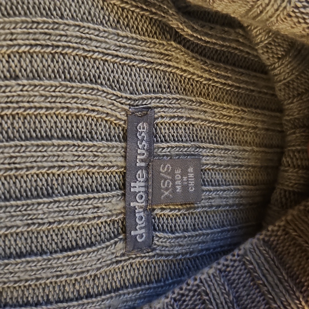 Gray Ribbed Knit Sweater - Picture 2 of 3